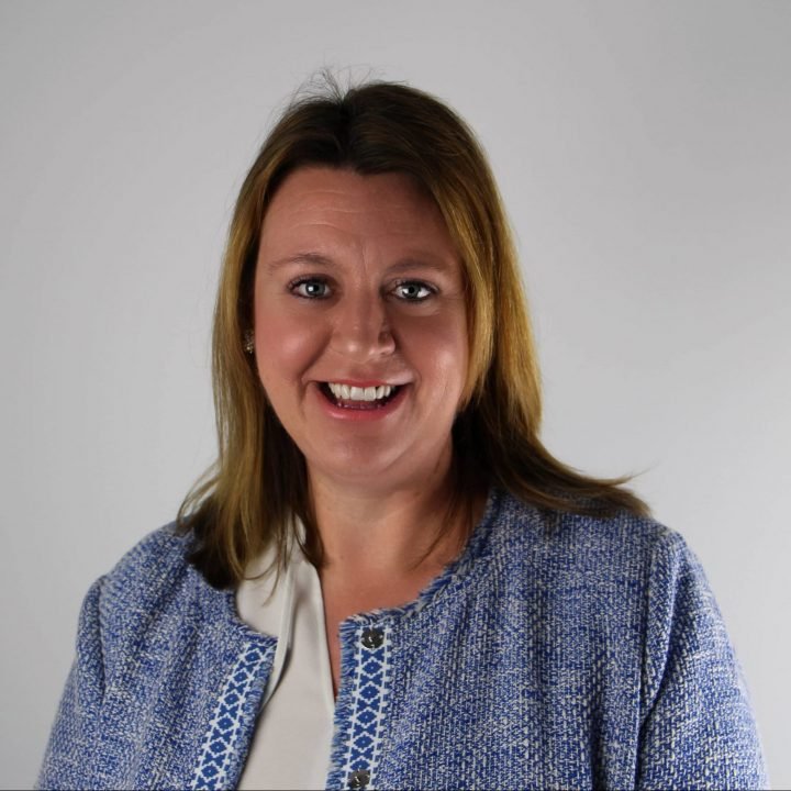 Dr Lynne Corner